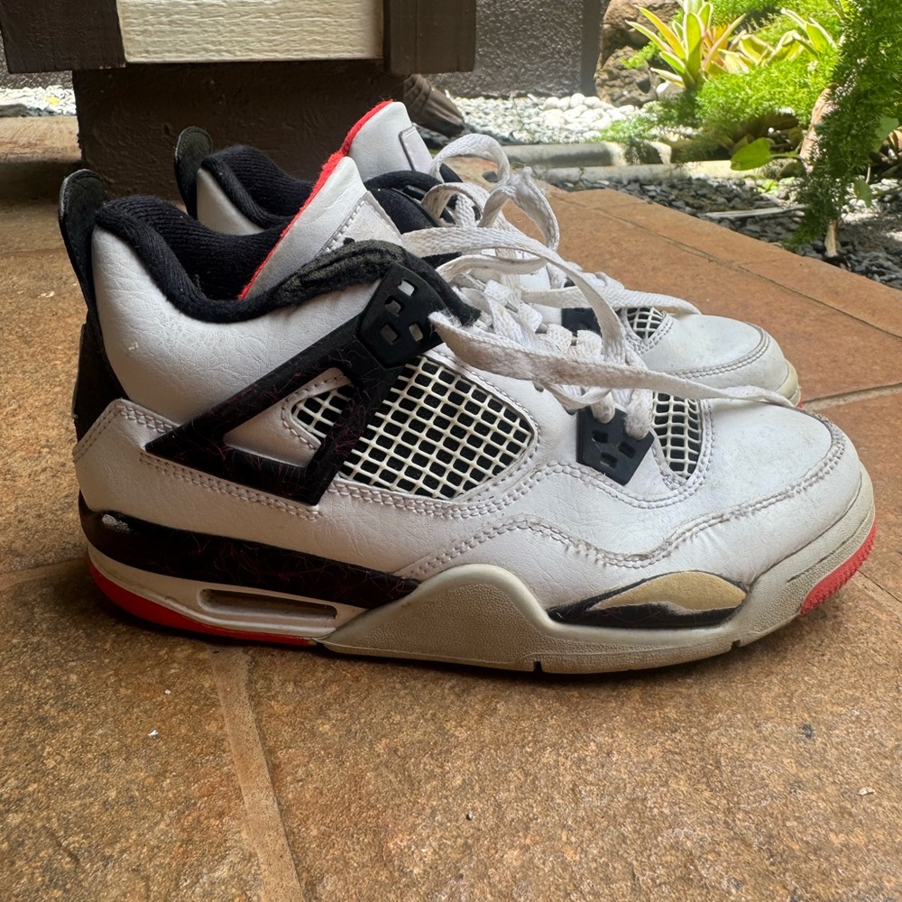 Boys Nike Air Jordan 4 Retro Flight